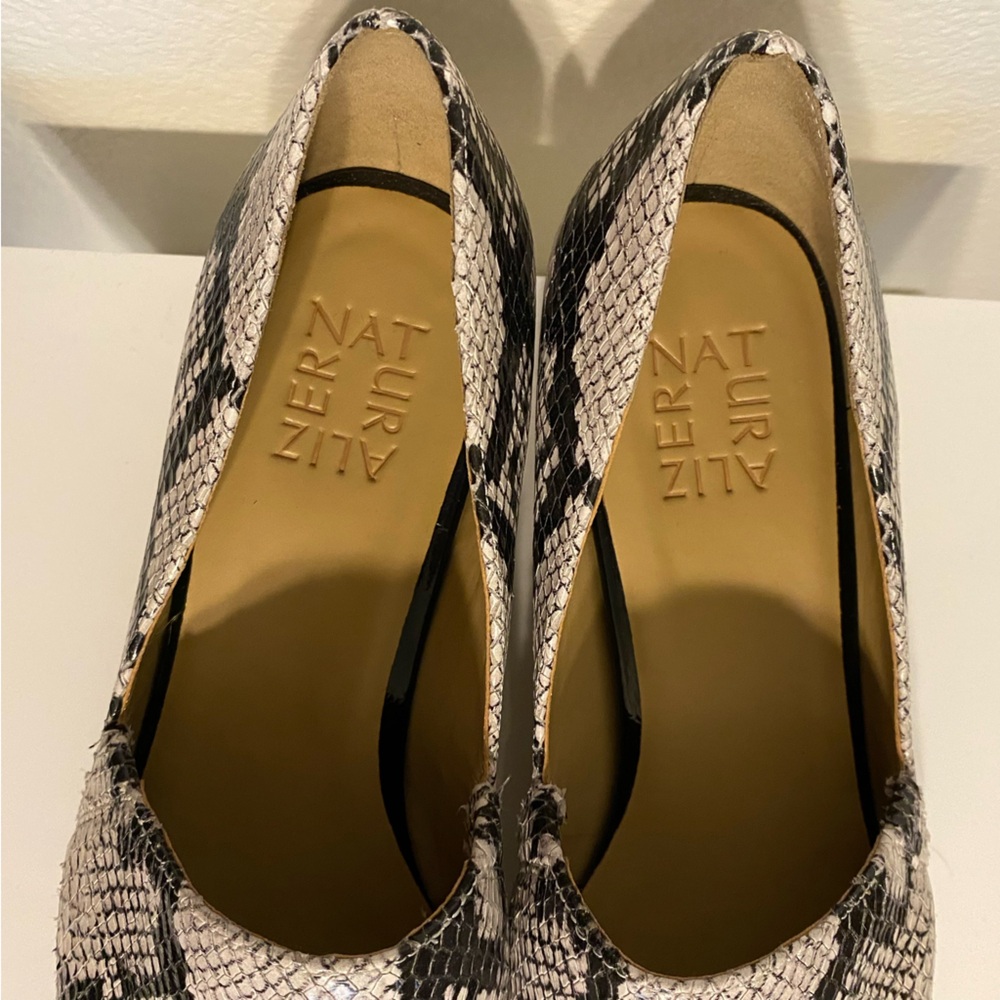 Naturalizer Collette Alabaster Snakeskin Leather Loafer 8.5 EUC - Picture 7 of 10